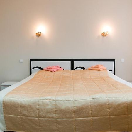 Avenue Hotel Zaszlavje Szoba fotó