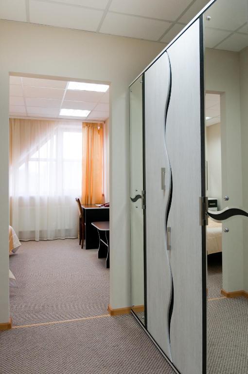 Avenue Hotel Zaszlavje Szoba fotó
