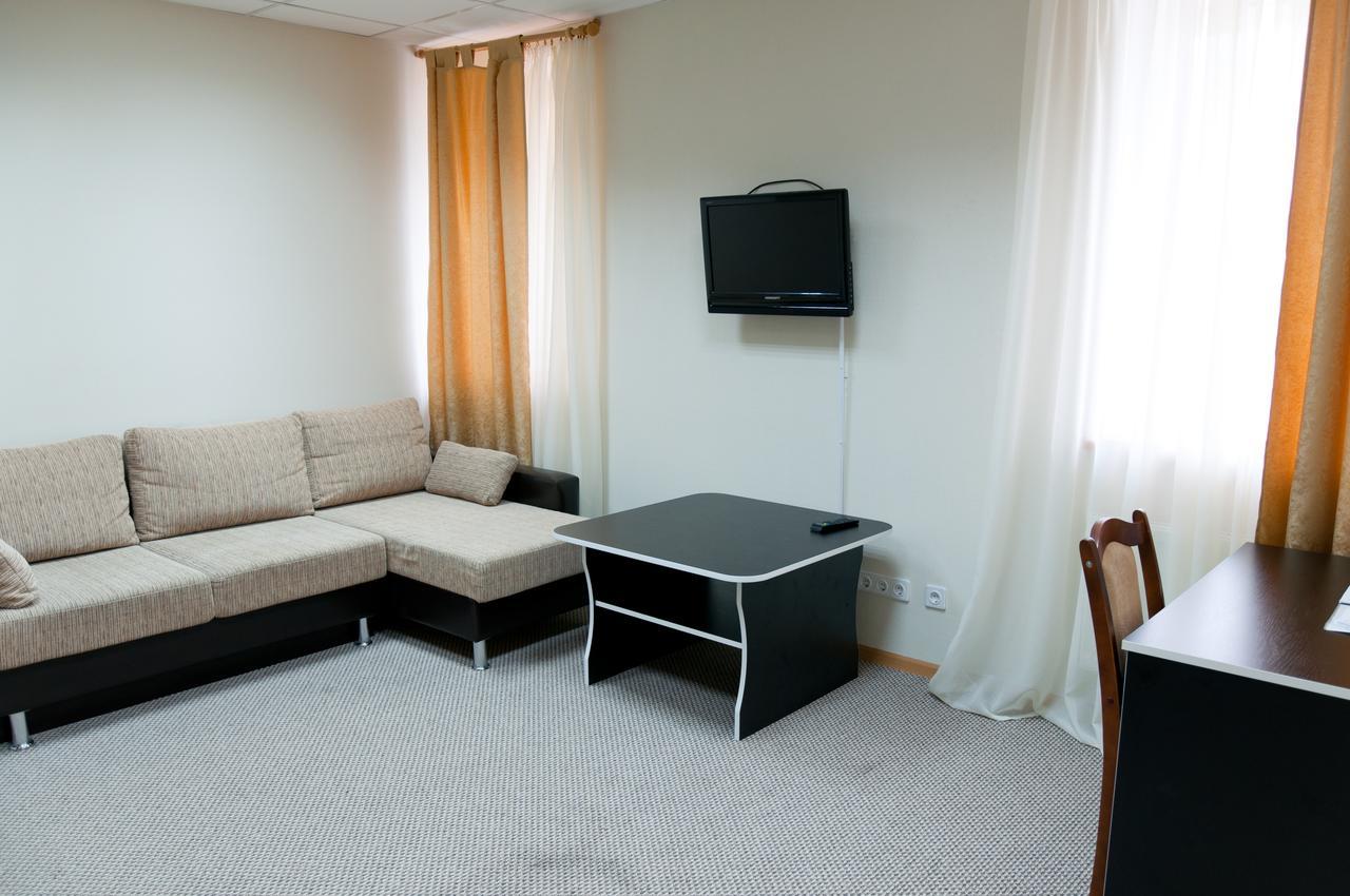 Avenue Hotel Zaszlavje Kültér fotó