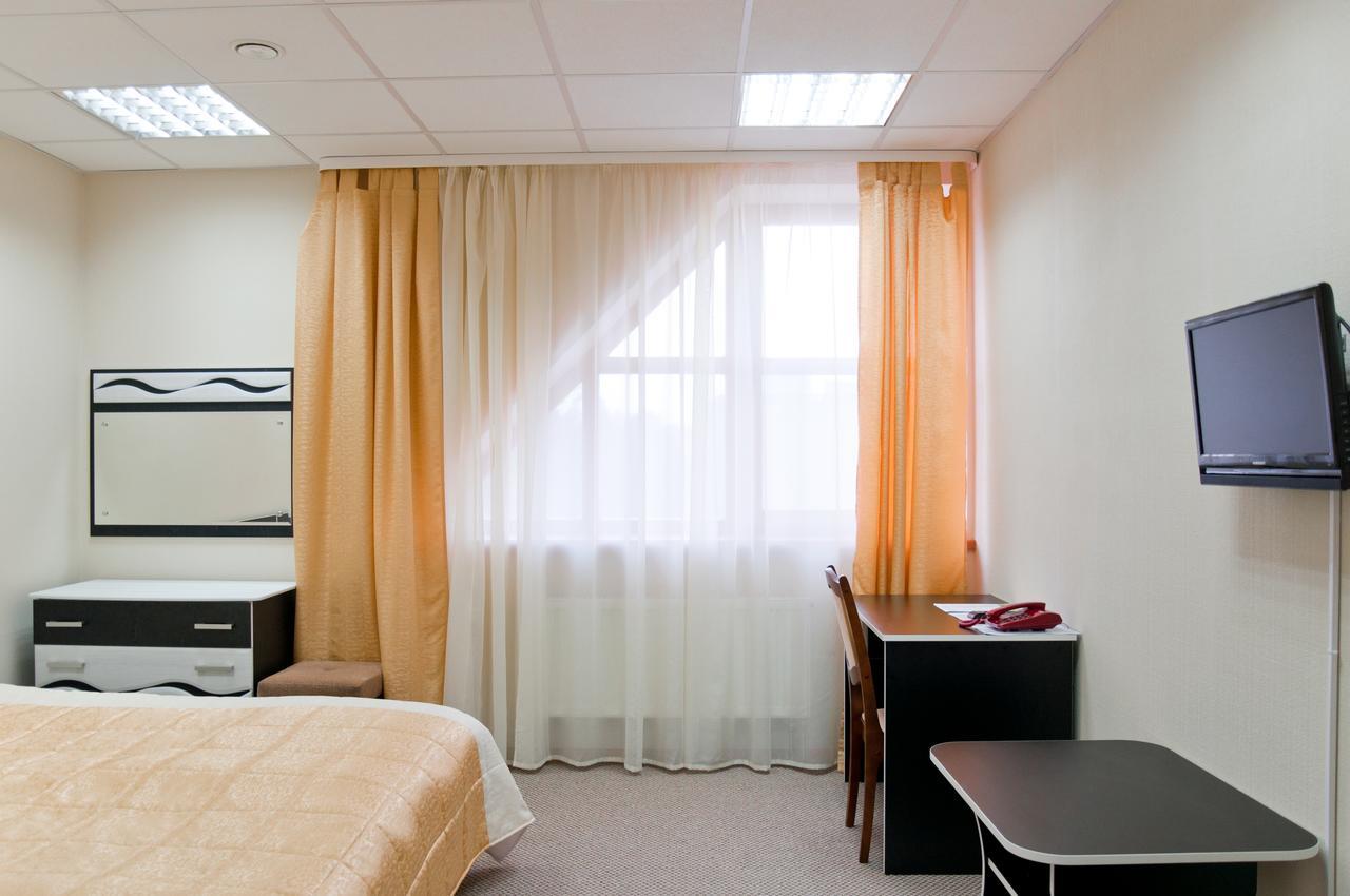Avenue Hotel Zaszlavje Szoba fotó